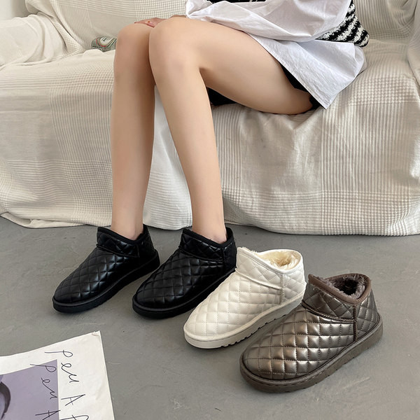 Zimske čizme od proštepane eko kože sa toplom postavom od eko dlake