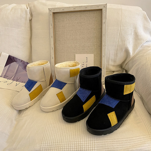 Novi model ženskih čizama sa toplom baršunastom postavom