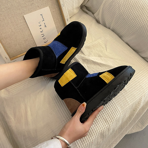 Novi model ženskih čizama sa toplom baršunastom postavom