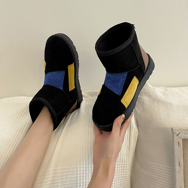 Novi model ženskih čizama sa toplom baršunastom postavom