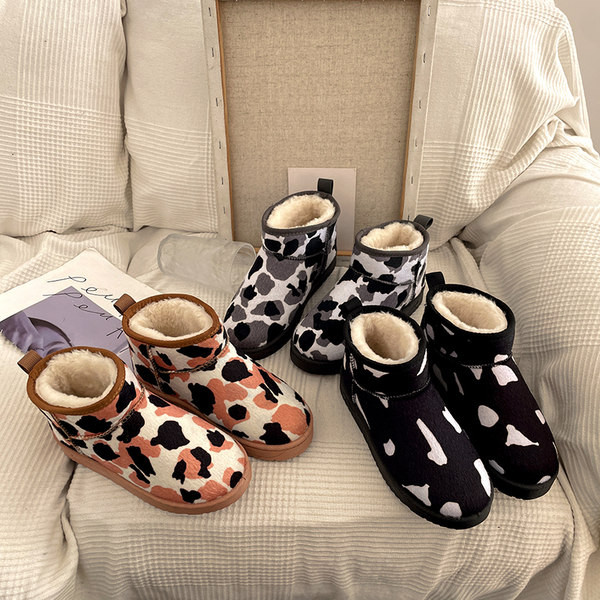 Ženske čizme s toplom postavom - tri boje