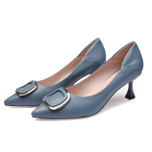 Ležerne ženske cipele s niskom petom od 5 cm i kopčom