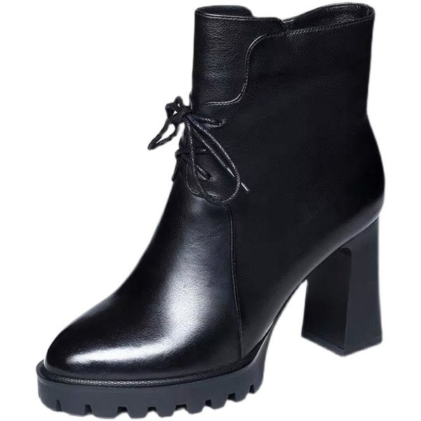 Ženske čizme na petu 8 cm - crne boje