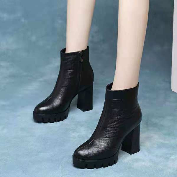 Ženske ležerne čizme na visoku petu s patentnim zatvaračem