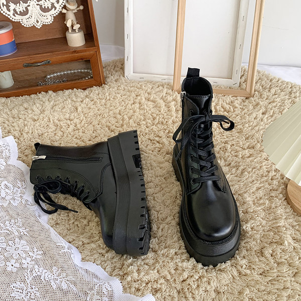 Ženske čizme s grubim potplatom tipa British style s patentnim zatvaračem i vezicama