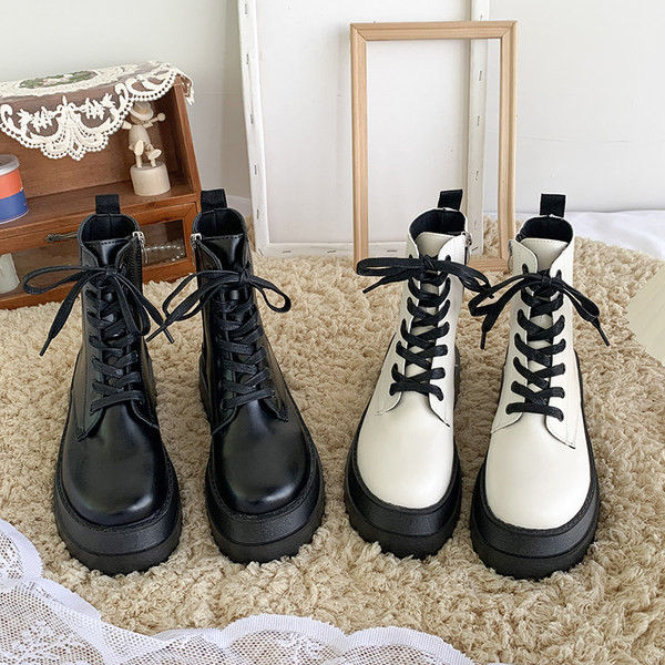 Ženske čizme s grubim potplatom tipa British style s patentnim zatvaračem i vezicama