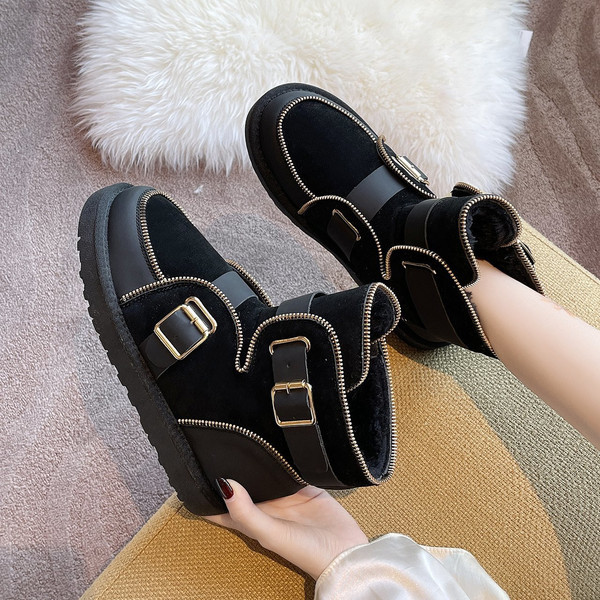 Novi model ženskih čizama sa kopčama i toplom postavom