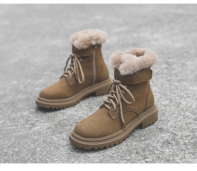 Ежедневни дамски боти с пух и връзки