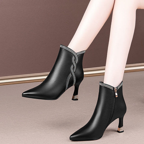 Ženske čizme od eko kože sa sjajnim efektom i patentnim zatvaračem