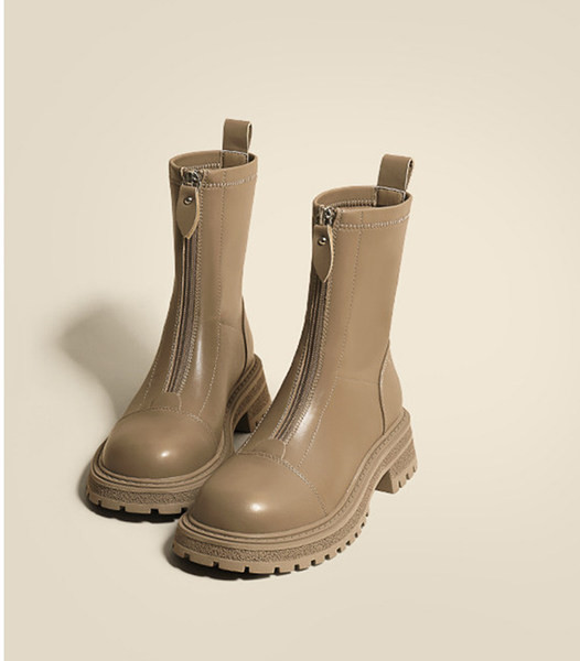 Ženske kožne čizme s grubim potplatom i kopčanjem na patent