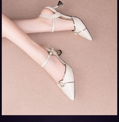 Ženske cipele s kopčom i niskom petom od 6 cm