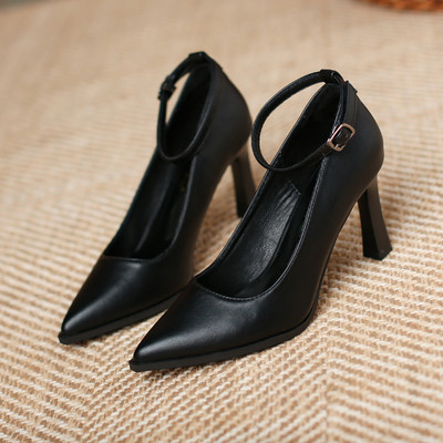 Crne ženske cipele od eko kože sa kopčom