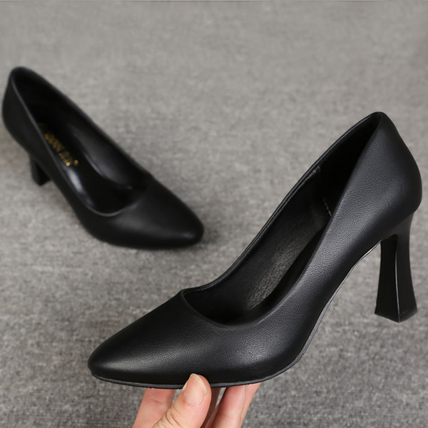 Ležerne ženske cipele običan model na petu 6,5 cm