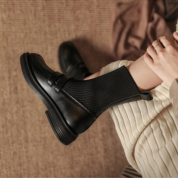 Ženske čizme sa kopčom - crne boje