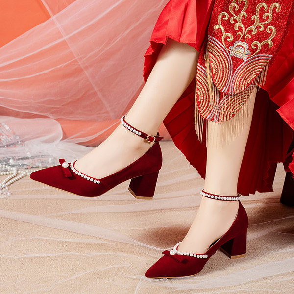 Špic model ženskih cipela od eko brušene kože - crvene boje