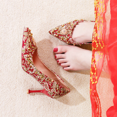 Ženske moderne cipele s ušicama i petom od 6 cm