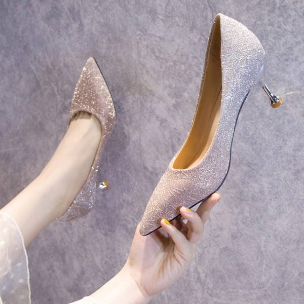 Ženske cipele sa sjajnim efektom - dvije boje