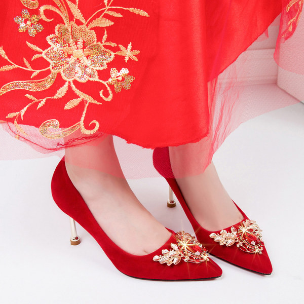 Ženske moderne cipele s metalnim ukrasom - dva modela