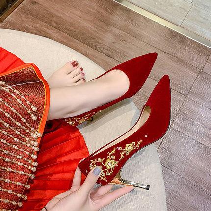 Elegantne ženske cipele od eko brušene kože sa petom od 8 cm