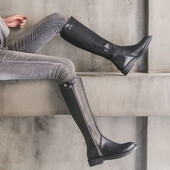 Kožne čizme s patentnim zatvaračem u crnoj boji