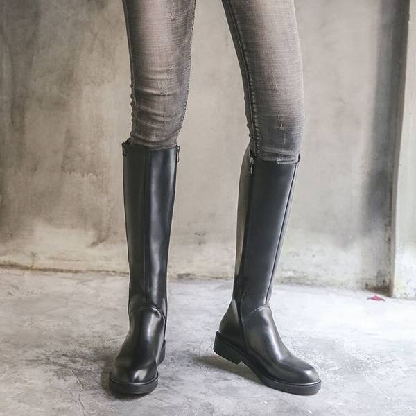 Kožne čizme s patentnim zatvaračem u crnoj boji