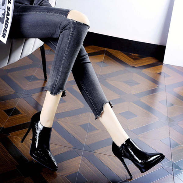 Ženske kožne čizme sa patentnim zatvaračem i petom 10 cm