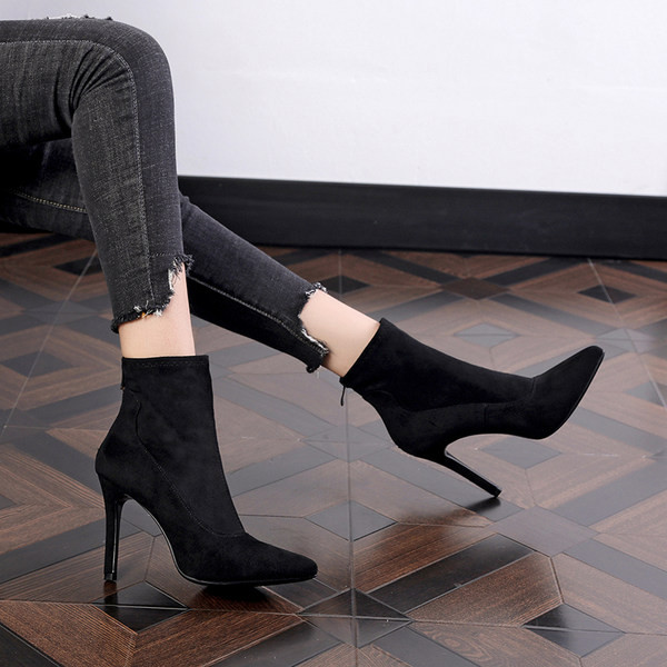 Elegantne ženske čizme od eko brušene kože jednobojni model s tankom petom