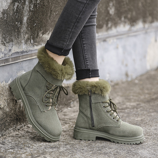 Ženske čizme s toplom postavom i grubim potplatom