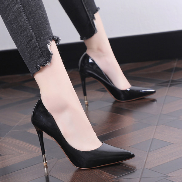 Elegantne ženske cipele s visokom tankom petom od 10 cm