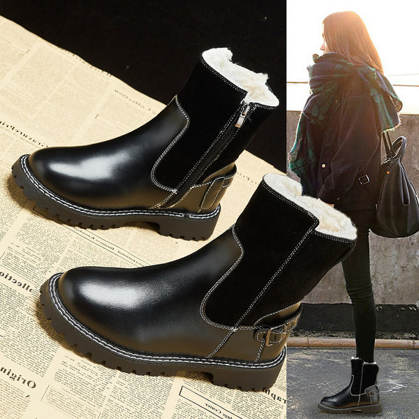 Дамски боти в черен цвят от изкуствена кожа