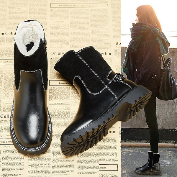 Дамски боти в черен цвят от изкуствена кожа