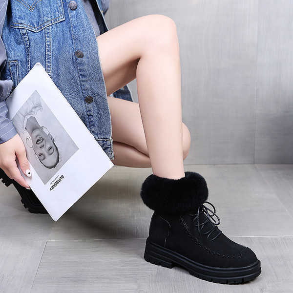 Novi model ženskih čizama sa pertlom i pertlom