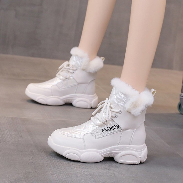 Moderne čizme s mekom toplom postavom i vezicama