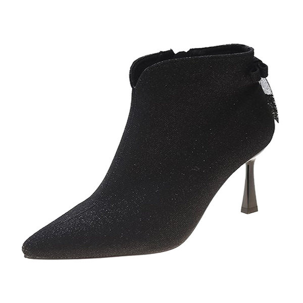 Jesenske čizme sa sjajnim efektom i trakom