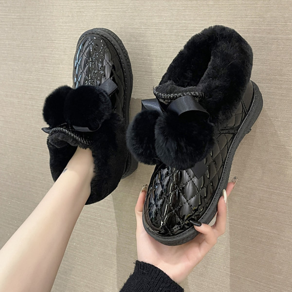 Ležerne lakirane čizme s eko paperjem za žene