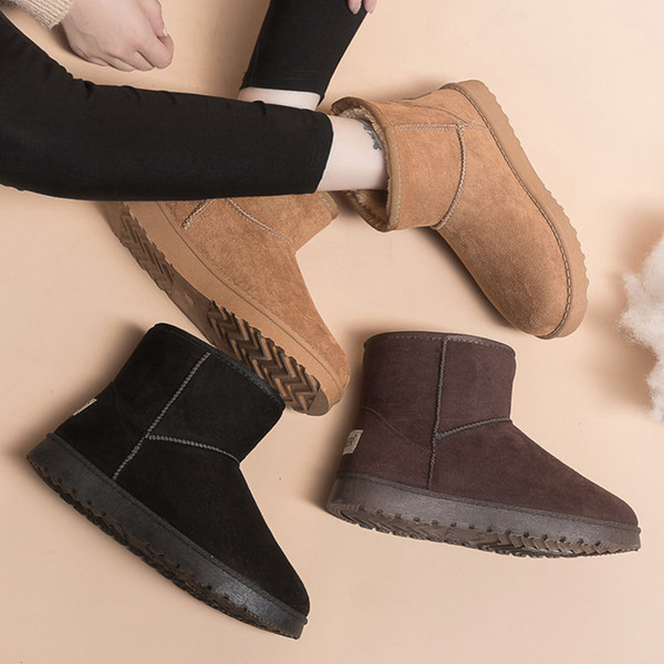 Ženske čizme običan model sa toplom postavom