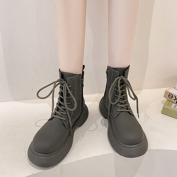 Ženske zimske čizme na pertlu u sivoj i crnoj boji