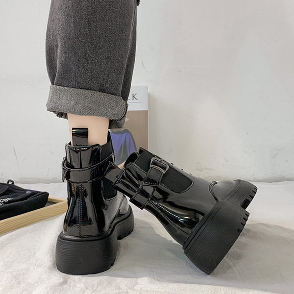 Ženske moderne čizme od eko kože sa kopčom u dva modela