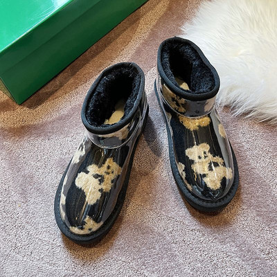 Ležerne čizme s toplom postavom i aplikacijom