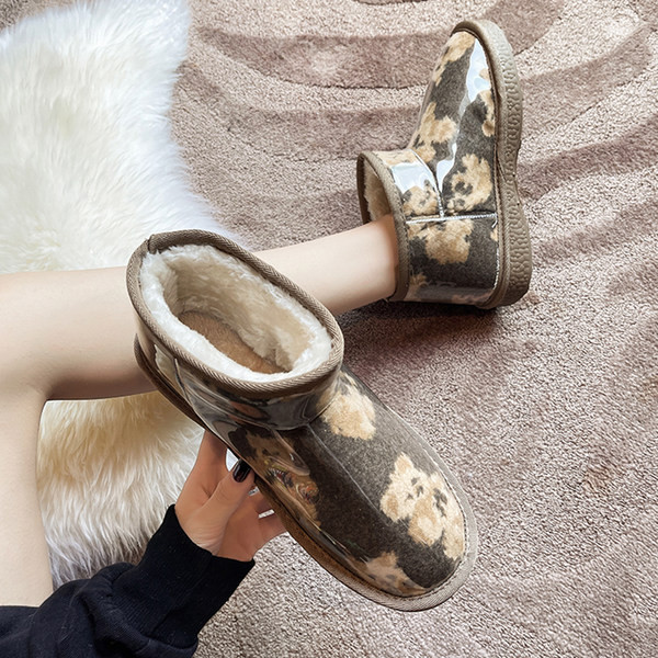 Ležerne čizme s toplom postavom i aplikacijom