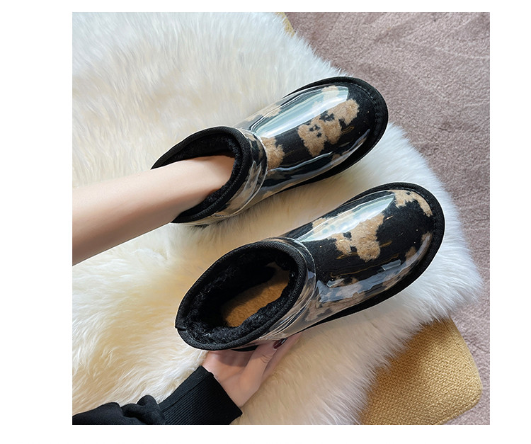 Ležerne čizme s toplom postavom i aplikacijom