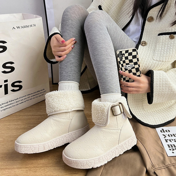 Kožne čizme s toplom postavom i kopčom