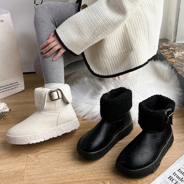 Kožne čizme s toplom postavom i kopčom