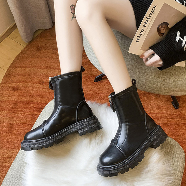 Kožne ženske čizme s patentnim zatvaračem sprijeda