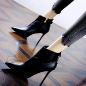 Ženske jesenske čizme od eko kože model na špic sa patentnim zatvaračem