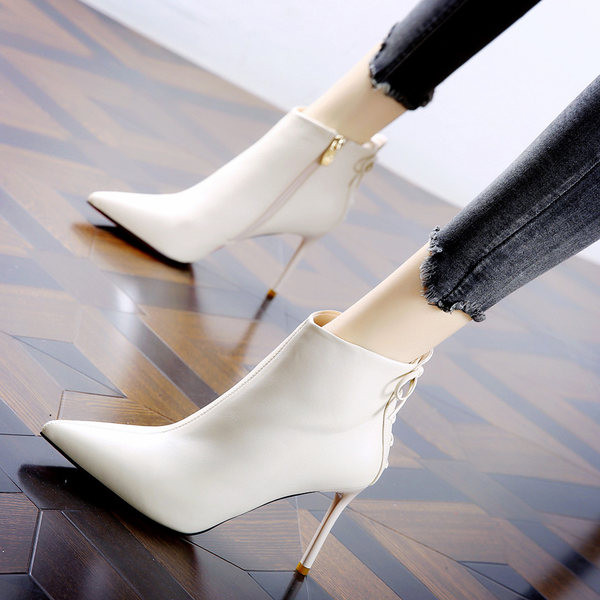 Ženske jesenske čizme od eko kože model na špic sa patentnim zatvaračem