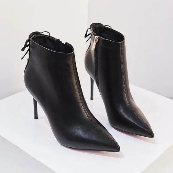 Jesenske čizme na špic od eko kože sa patentnim zatvaračem