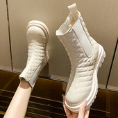 Дамски кожени боти с равна подметка в бял и черен цвят