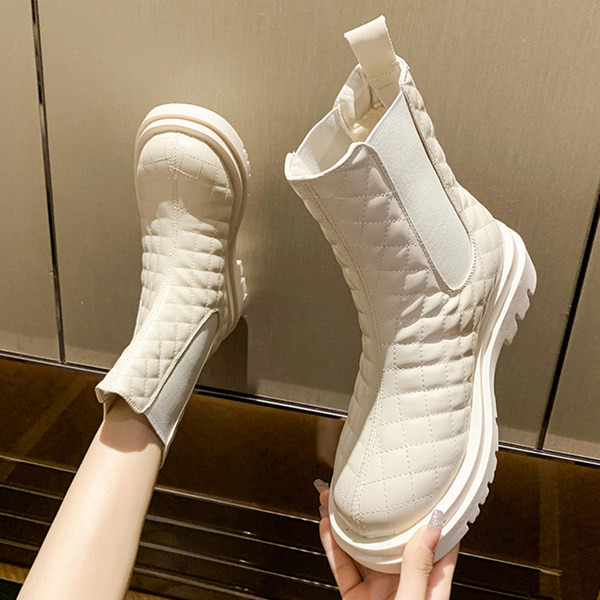 Дамски кожени боти с  равна подметка в бял и черен цвят 