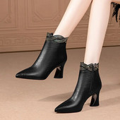 Elegantne ženske čizme na špic od eko kože sa debelom petom